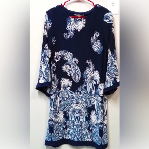 Beautiful Women’s Dresss Color Blue Paisley Pattern, Size xl, used $7.00 - Picture 2 of 2